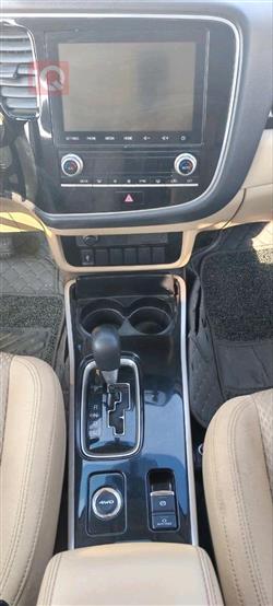 ميتسوبيشي اوتلاندر